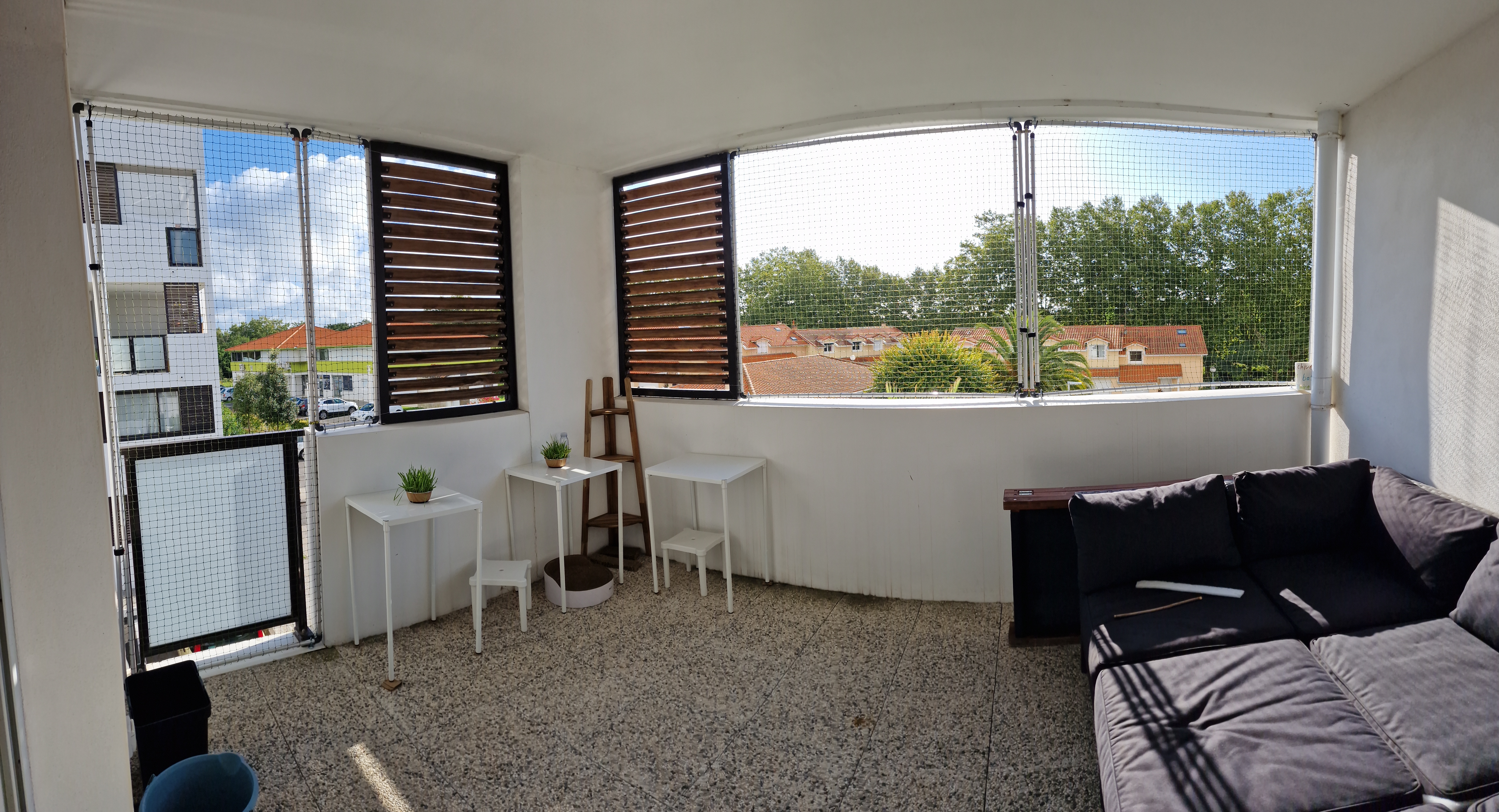 Protection chat loggia